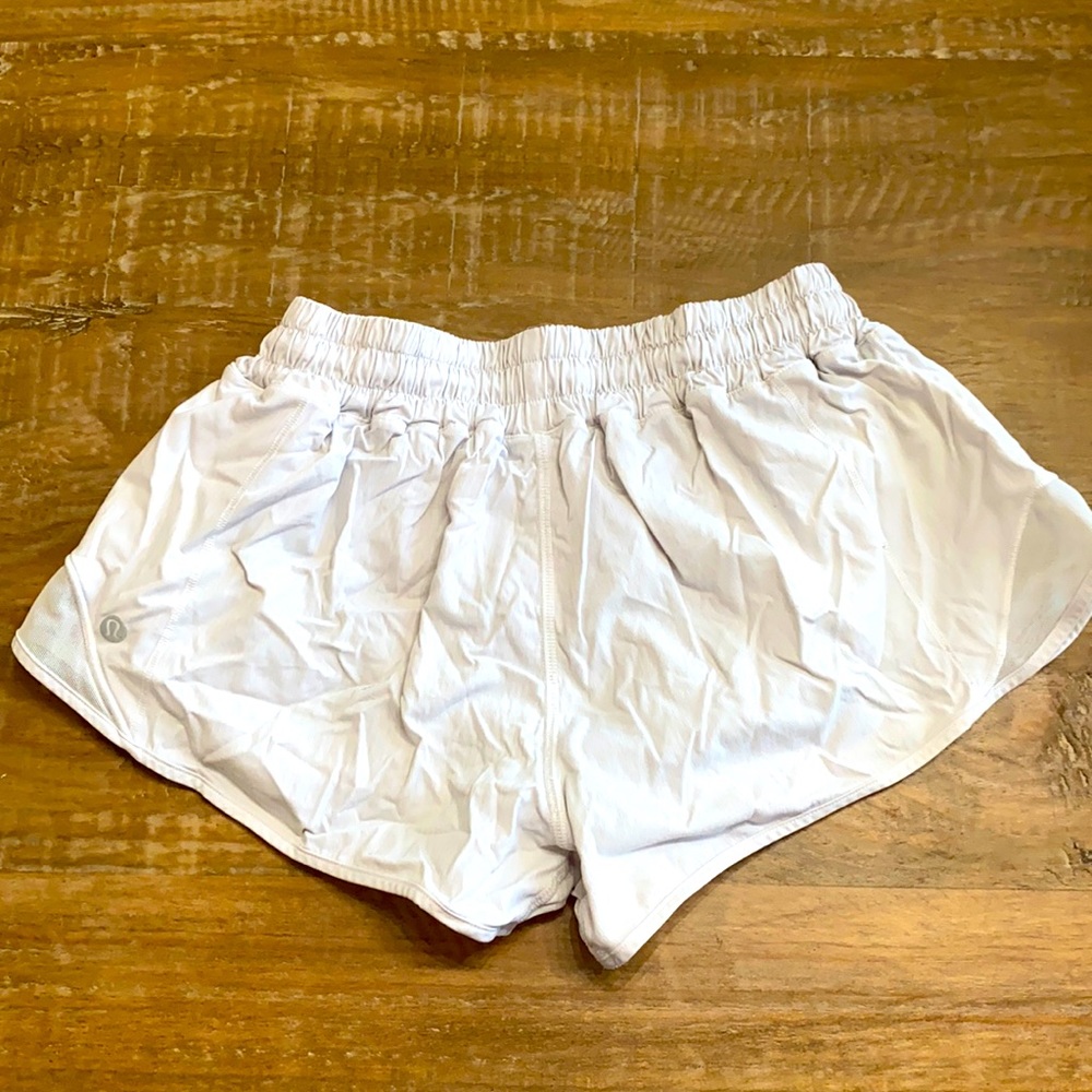 Lululemon Hotty Hot Shorts 2.5 in